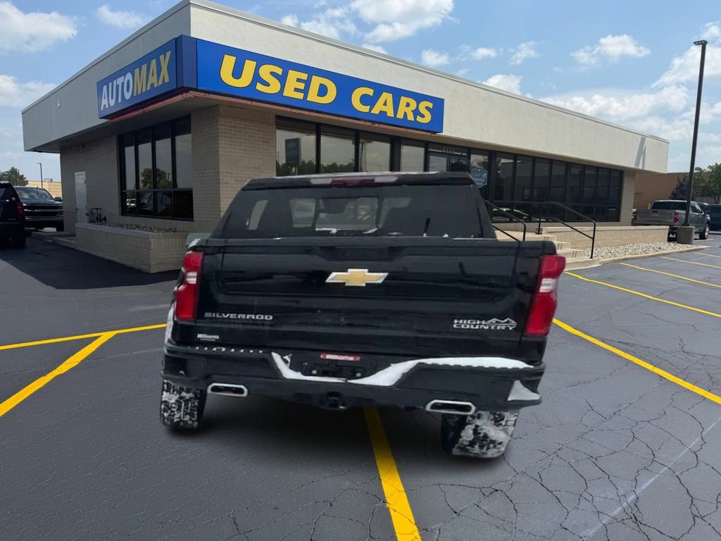 Used 2025 Chevrolet Silverado 1500 High Country image 3