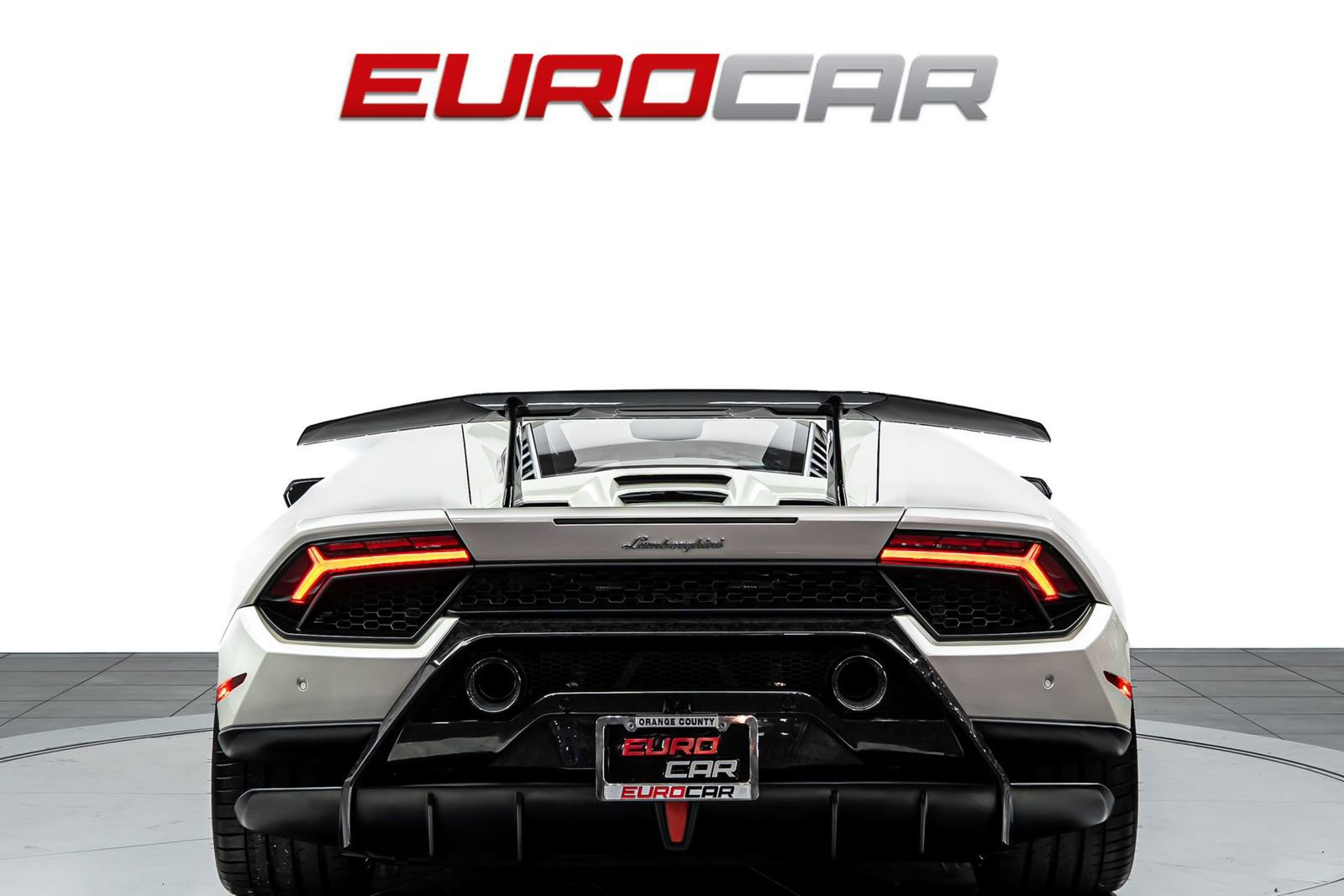 Used 2018 Lamborghini Huracan Performante AWD/4WD image 4