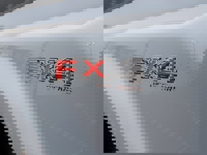 Used 2025 Ford F450 Platinum w/ FX4 Off-Road Package image 9