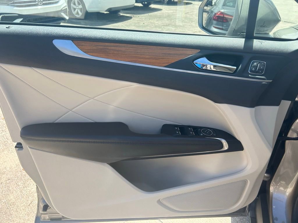 Used 2019 Lincoln MKC Select w/ Select Plus Package image 44