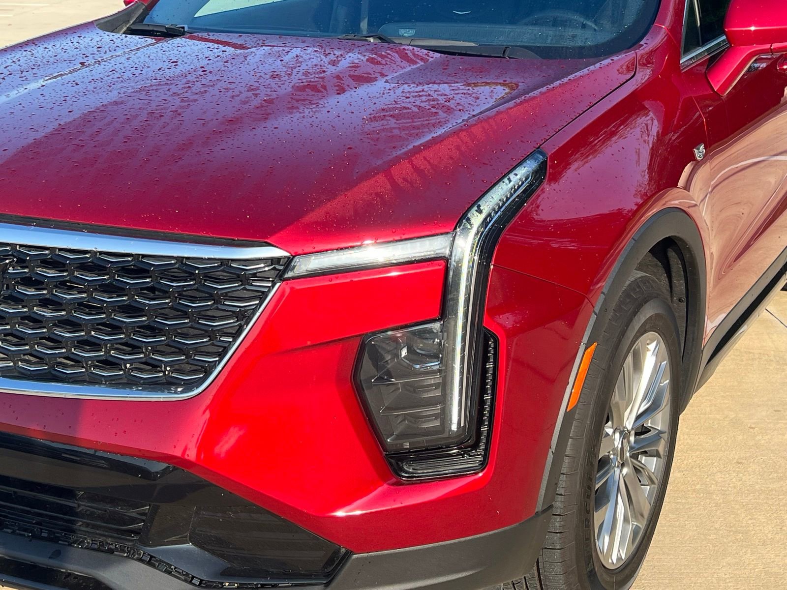 Used 2024 Cadillac XT4 Premium Luxury AWD/4WD image 4