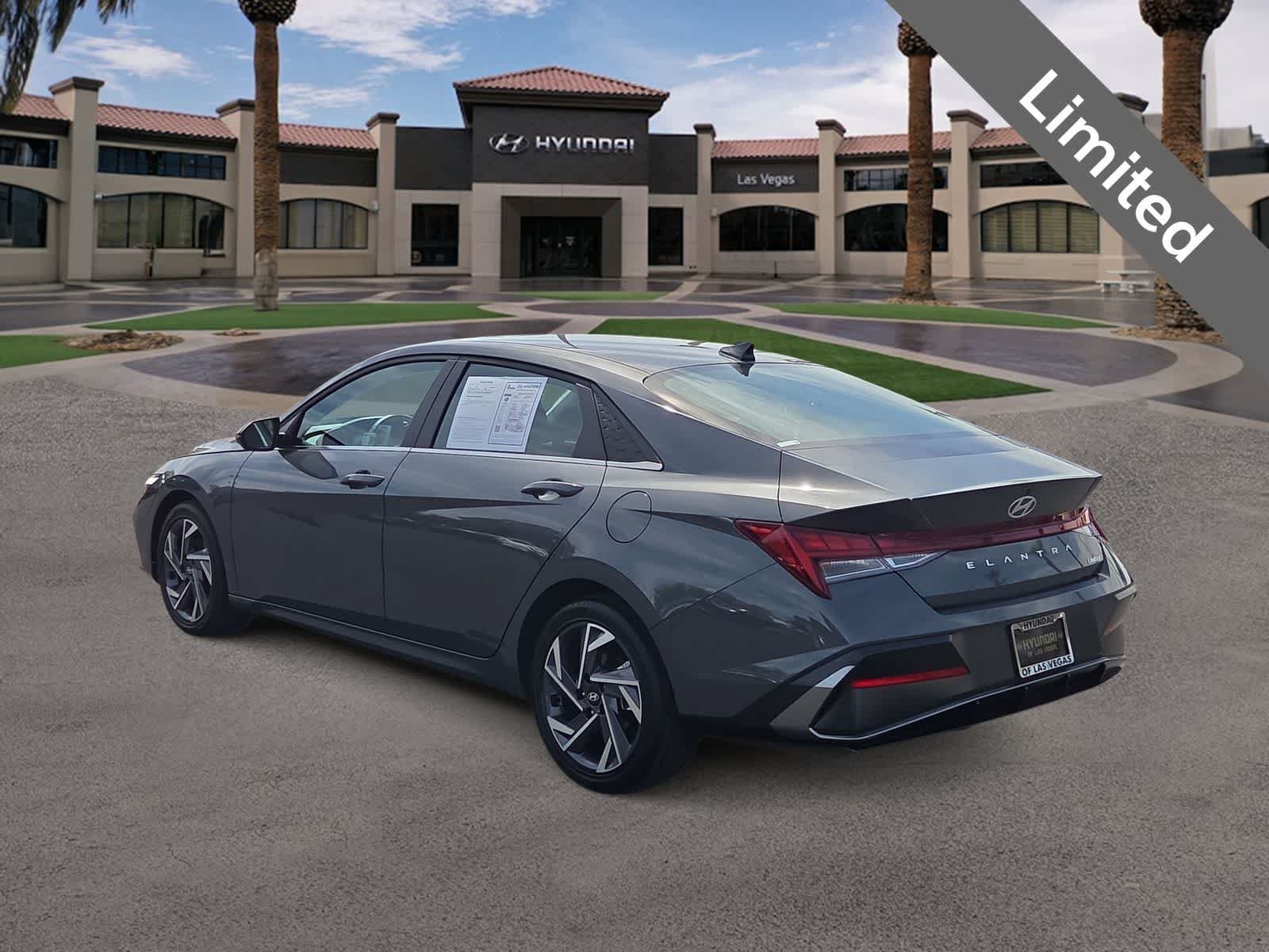 Used 2025 Hyundai Elantra Limited FWD image 6