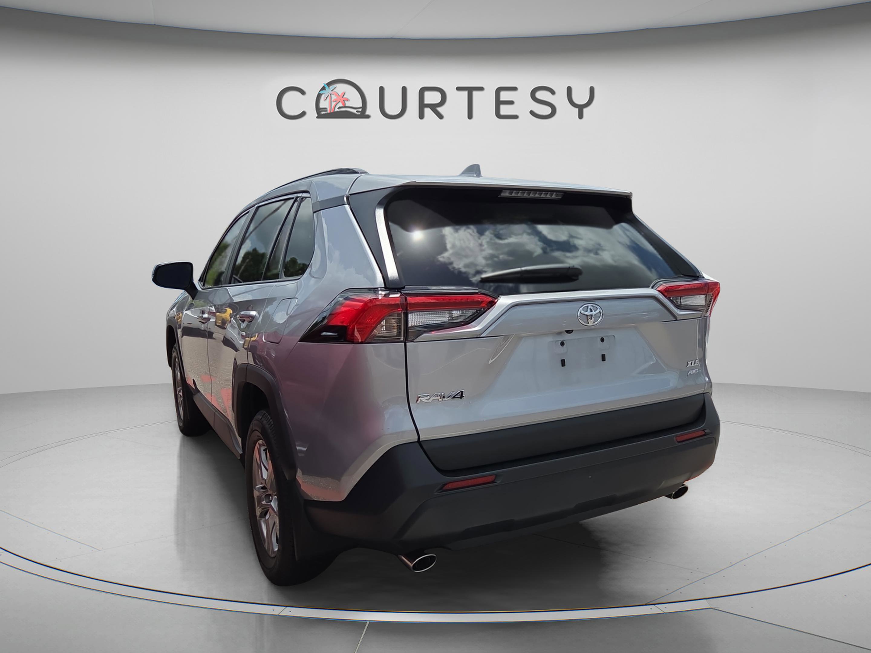 Certified 2025 Toyota RAV4 XLE AWD/4WD image 2