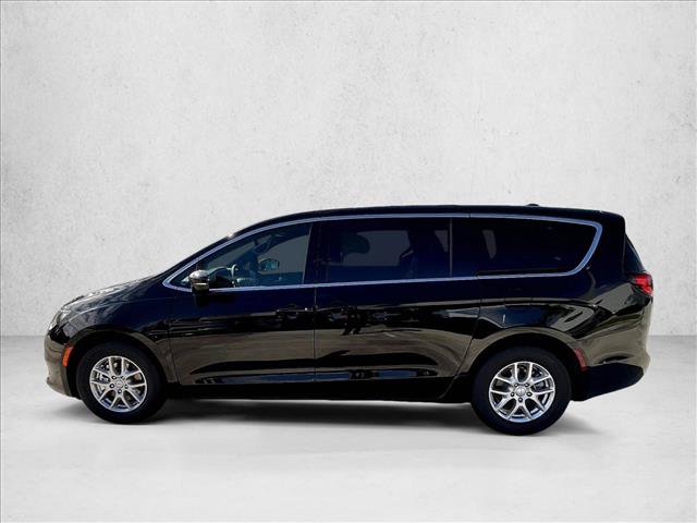New 2027 Chrysler Pacifica LX FWD image 4