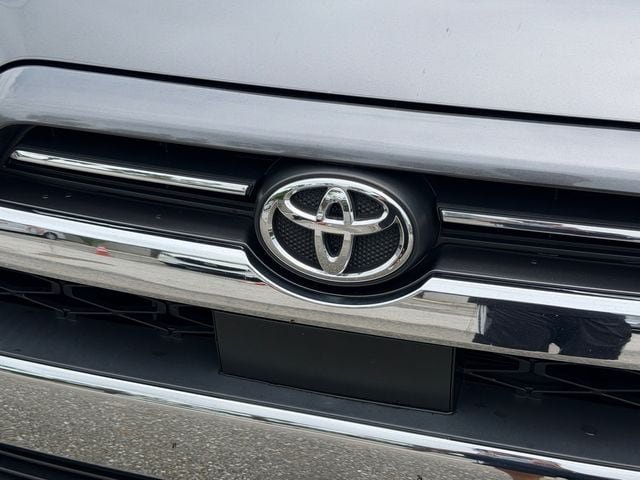 Used 2023 Toyota 4Runner Limited RWD image 3