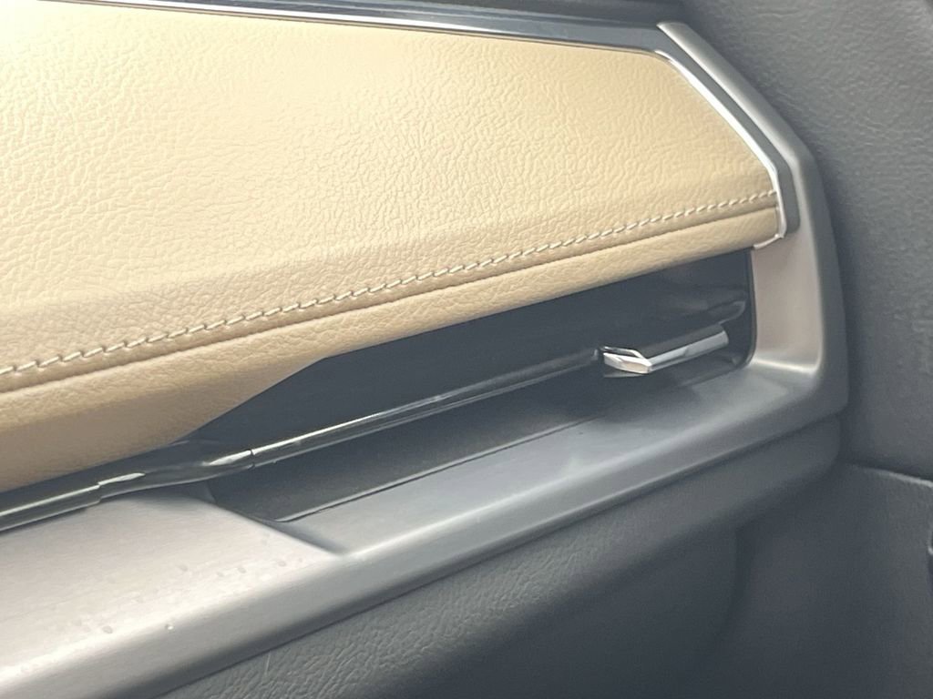 Certified 2024 Cadillac XT4 Premium Luxury image 46