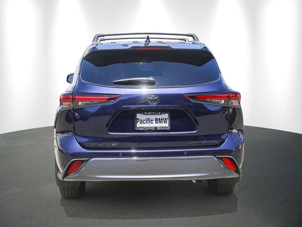 Used 2024 Toyota Highlander Limited AWD/4WD image 5