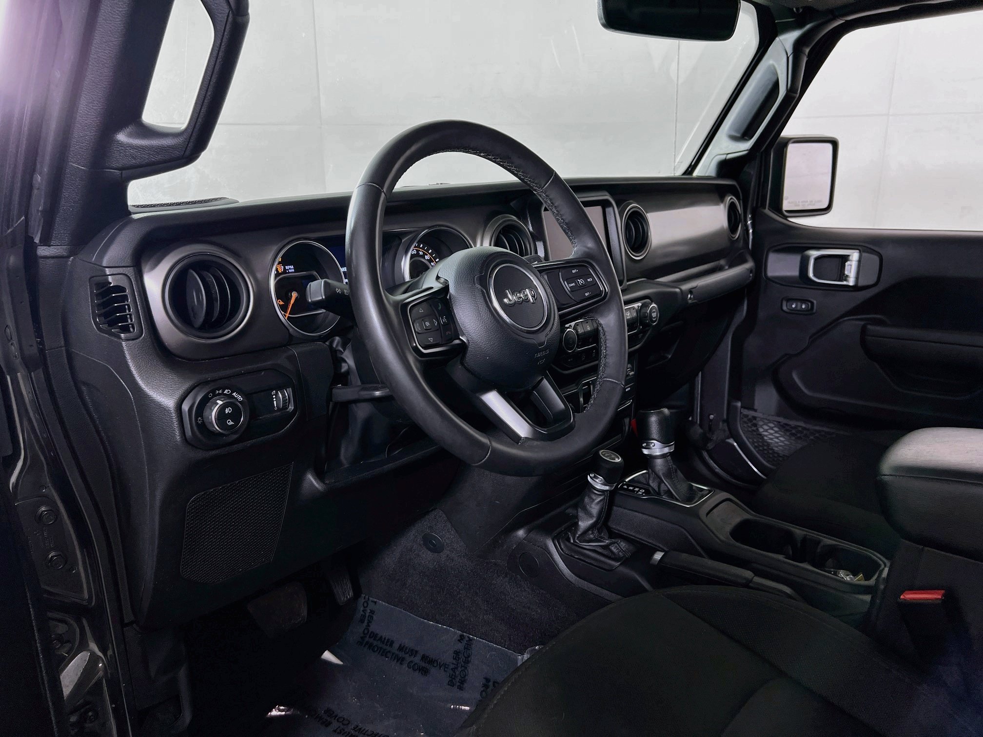 Used 2023 Jeep Gladiator Sport AWD/4WD image 9