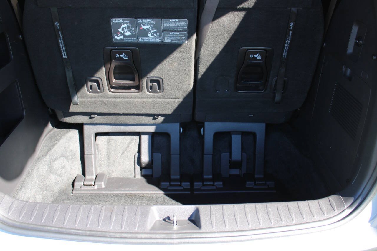 Used 2022 Kia Carnival EX FWD image 14
