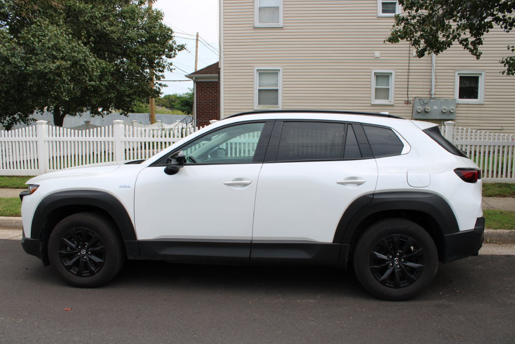 Used 2025 MAZDA CX-50 AWD 2.5 Hybrid w/ Premium Pkg image 9