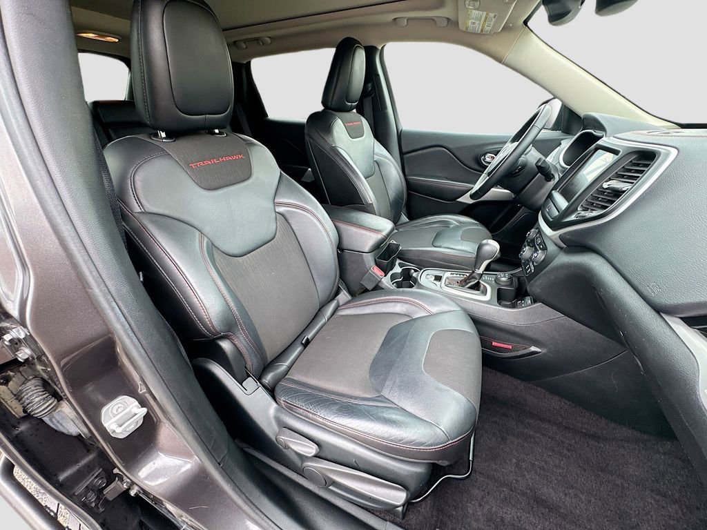 Used 2017 Jeep Cherokee Trailhawk w/ Comfort/Convenience Group image 36