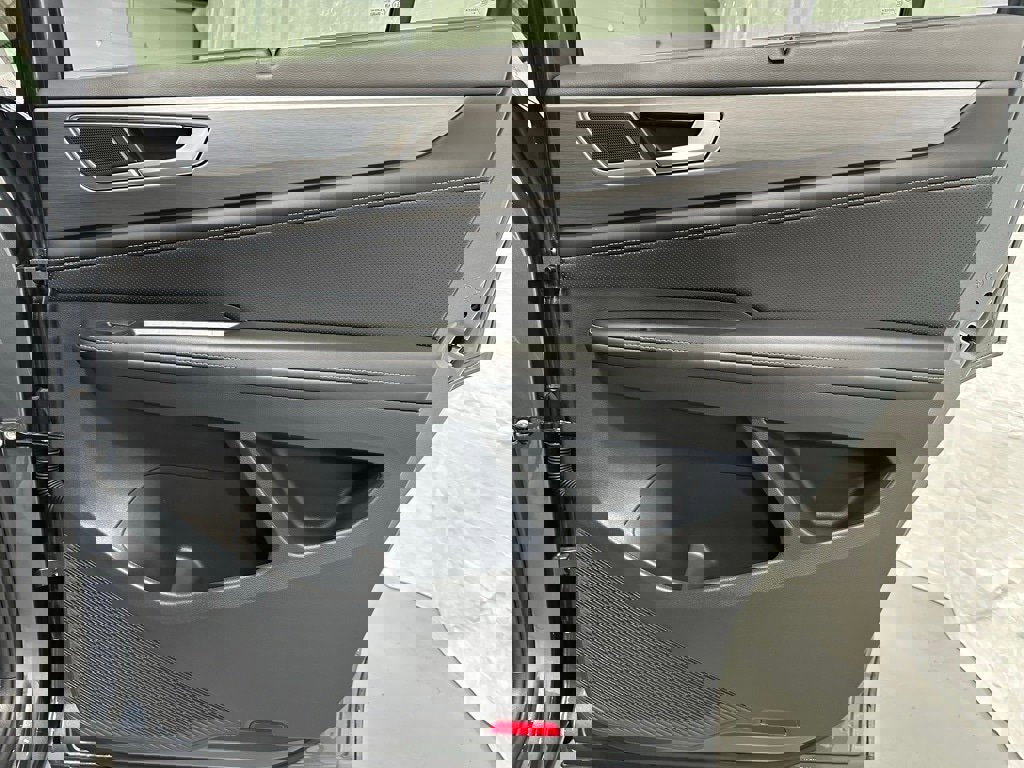 Used 2025 Volkswagen Atlas Cross Sport SE image 53