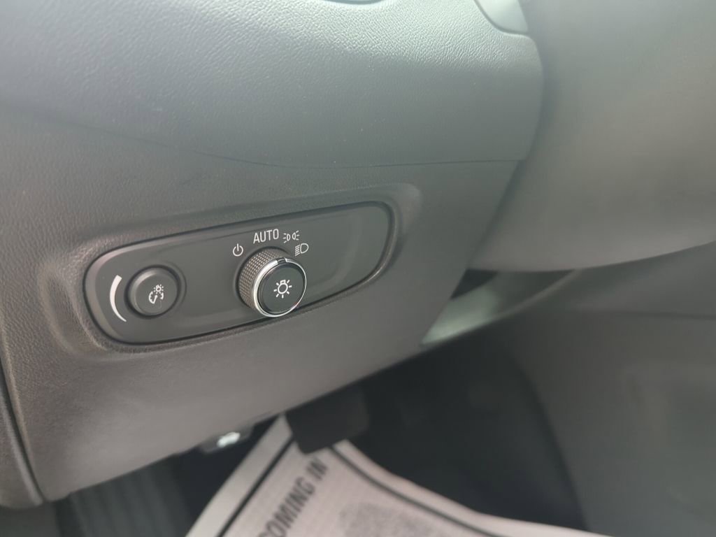 Used 2023 Chevrolet Equinox LS image 29