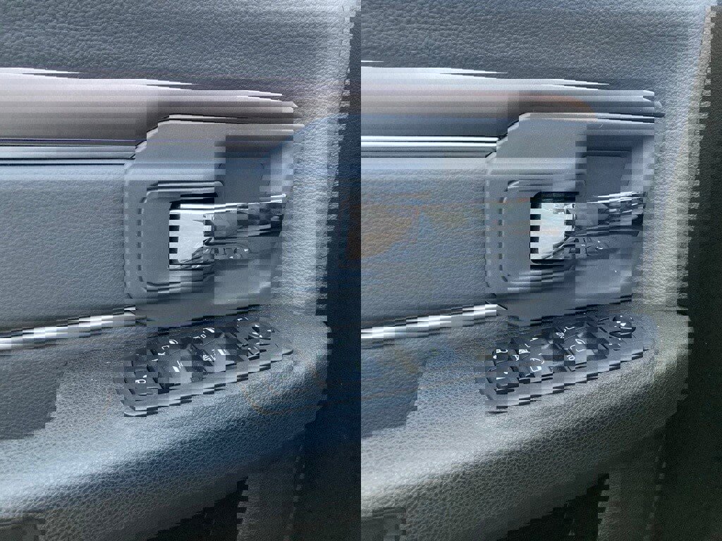 Used 2024 RAM 1500 Classic SLT image 13