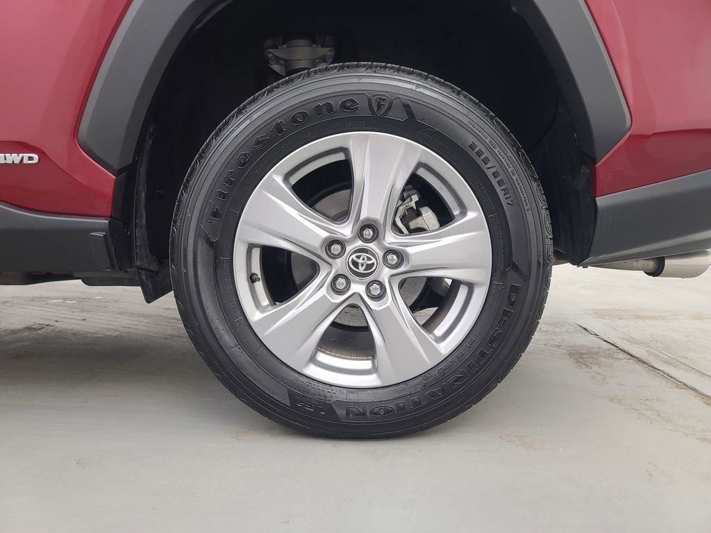 Used 2025 Toyota RAV4 XLE image 12