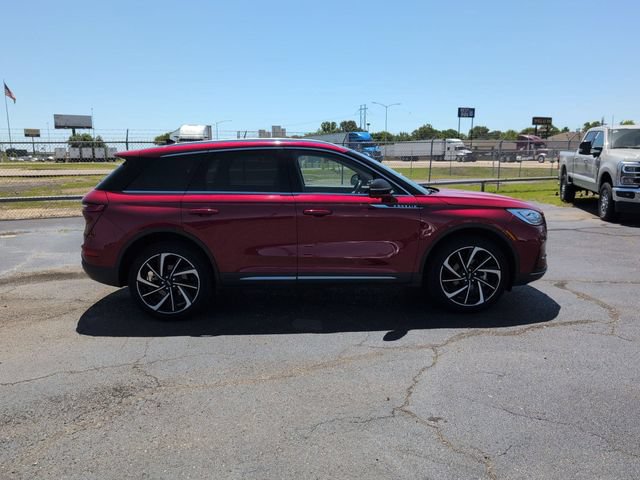 Used 2023 Lincoln Corsair Reserve w/ Equipment Group 201A FWD image 9
