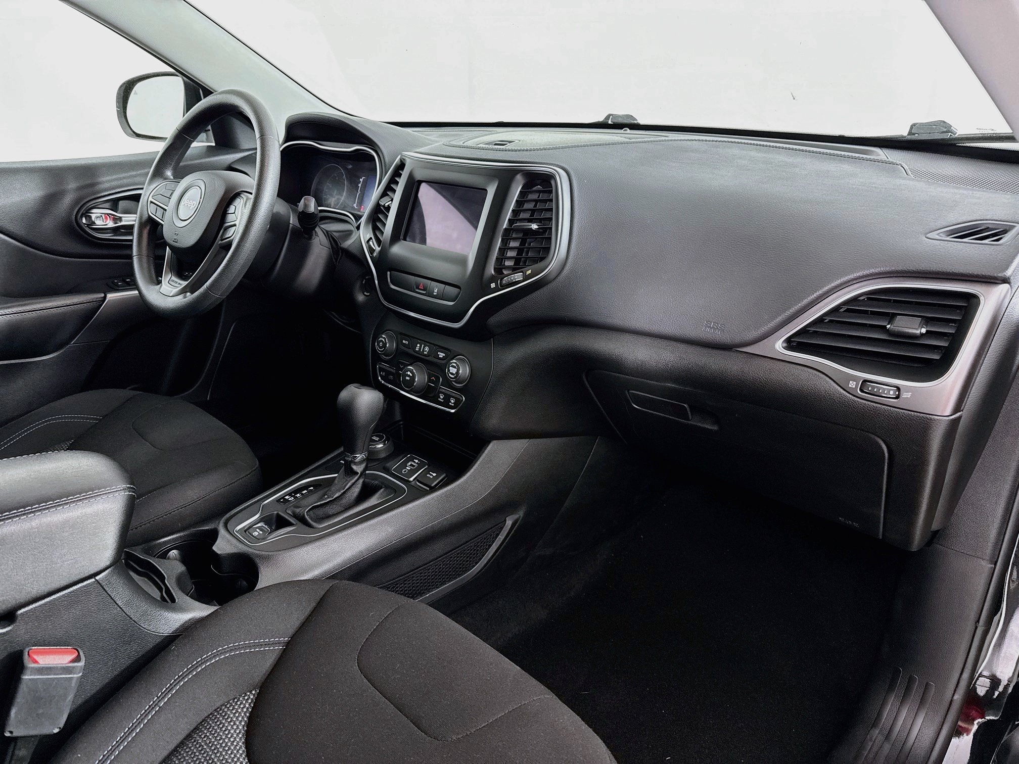 Used 2021 Jeep Cherokee Latitude AWD/4WD image 29