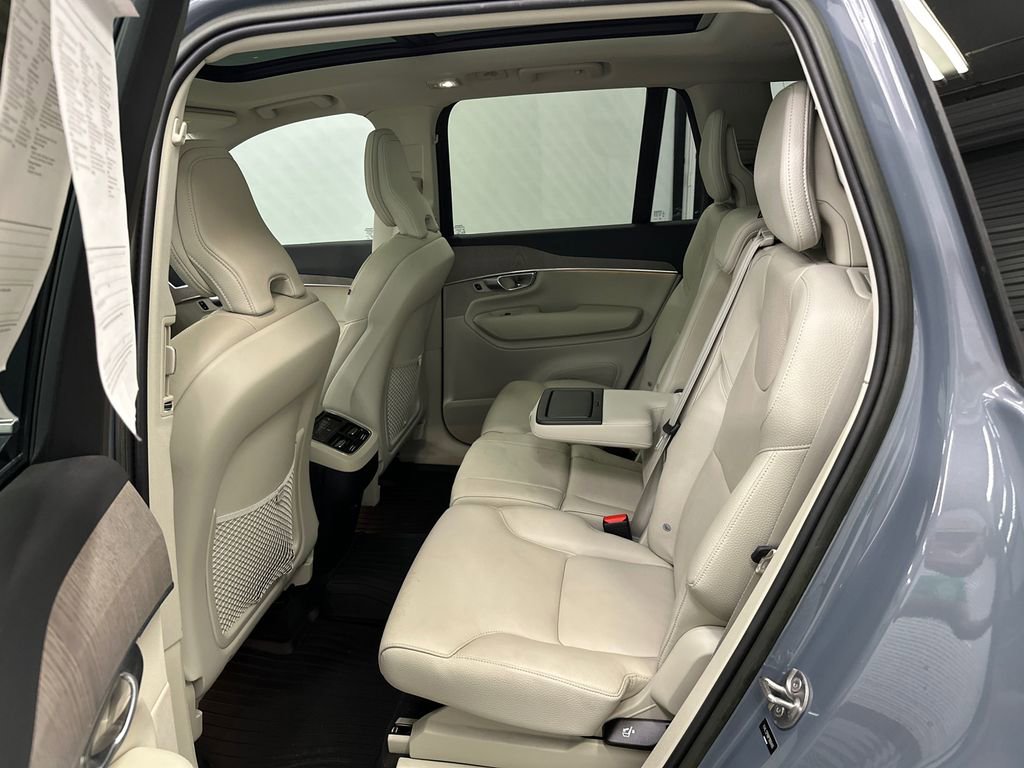 Used 2023 Volvo XC90 B5 Plus image 24