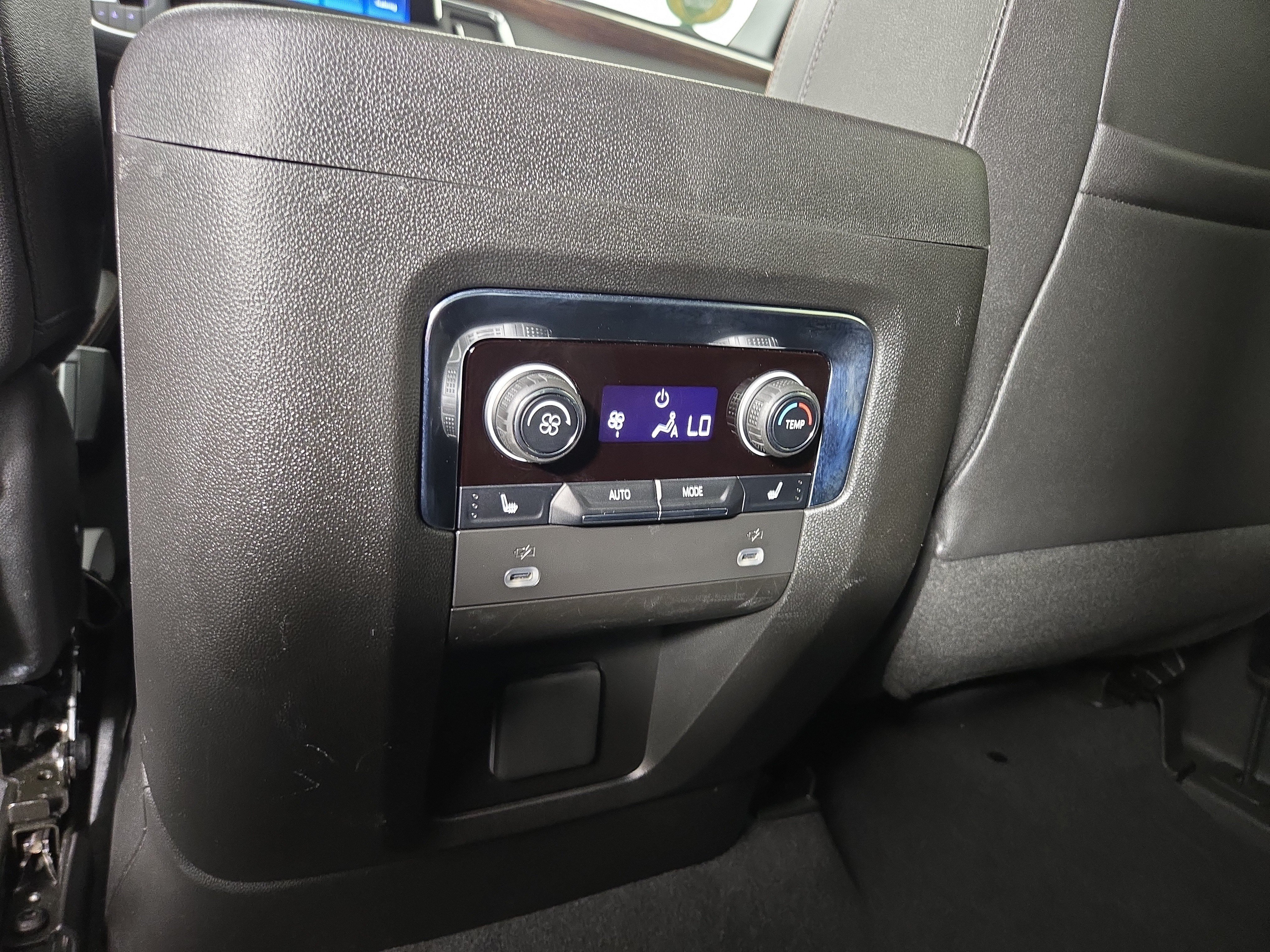 Certified 2023 Chevrolet Tahoe High Country AWD/4WD image 34