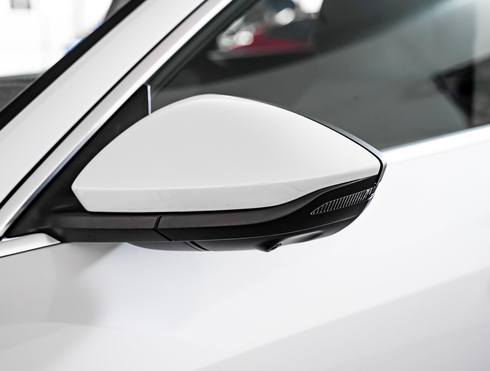 Used 2024 Audi Q8 e-tron Premium Plus image 27