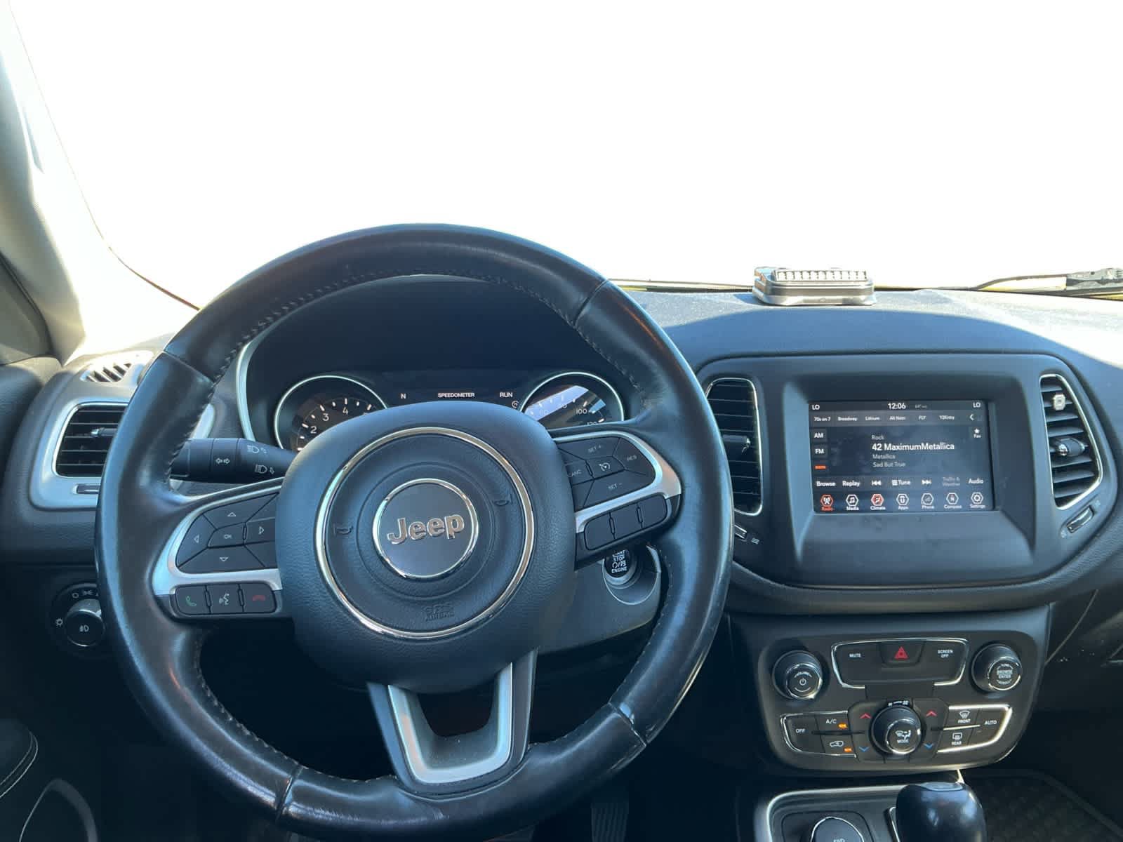 Used 2018 Jeep Compass Latitude w/ Popular Equipment Group AWD/4WD image 10