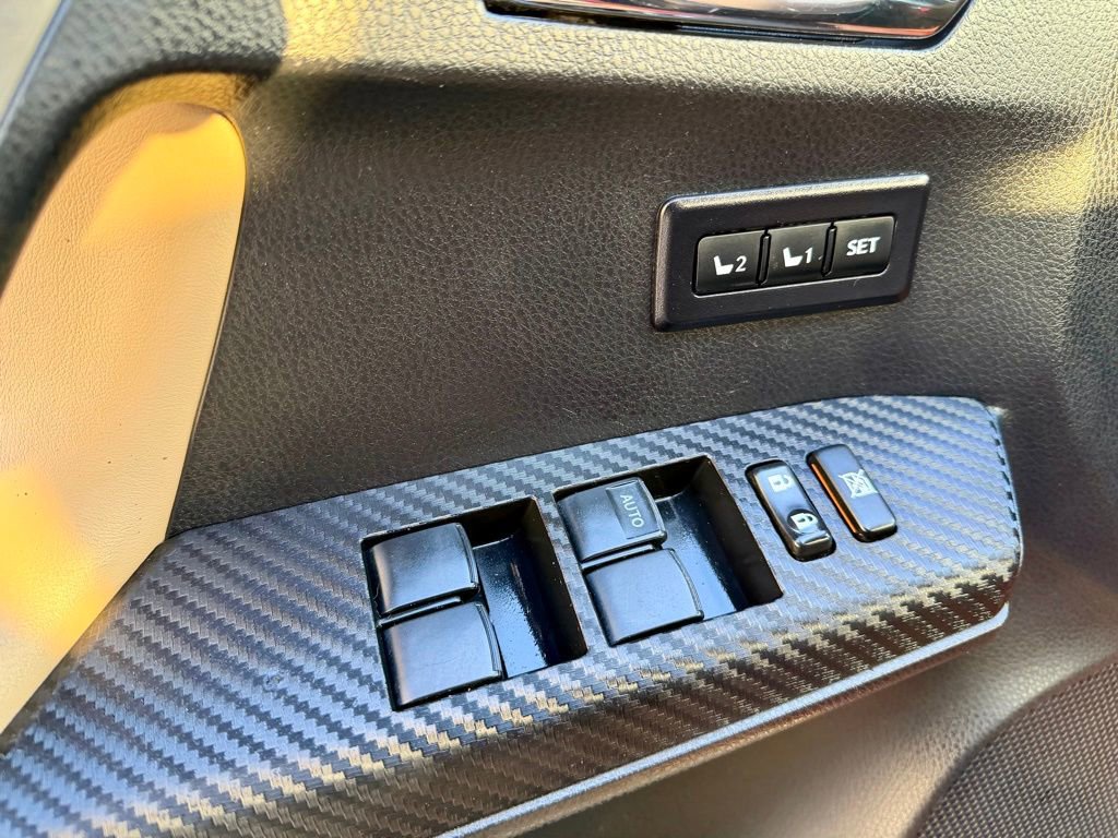 Used 2013 Toyota RAV4 Limited image 23