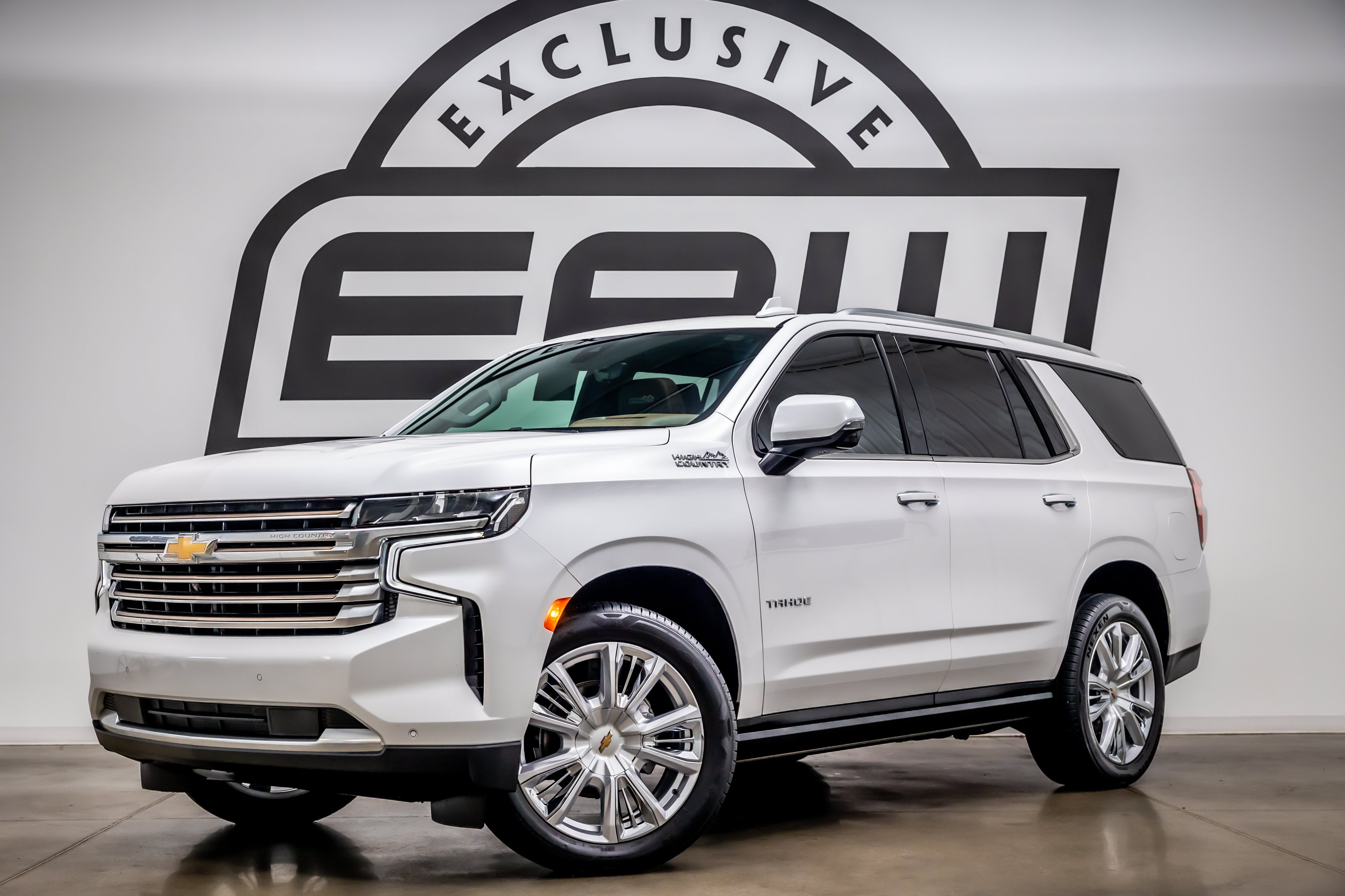 Used 2021 Chevrolet Tahoe High Country w/ Premium Package AWD/4WD image 1