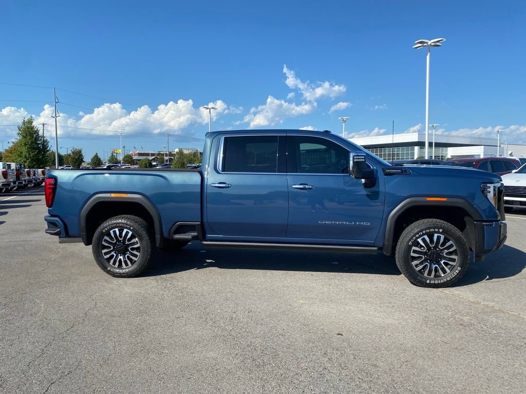Used 2026 GMC Sierra 2500 Denali Ultimate AWD/4WD image 3