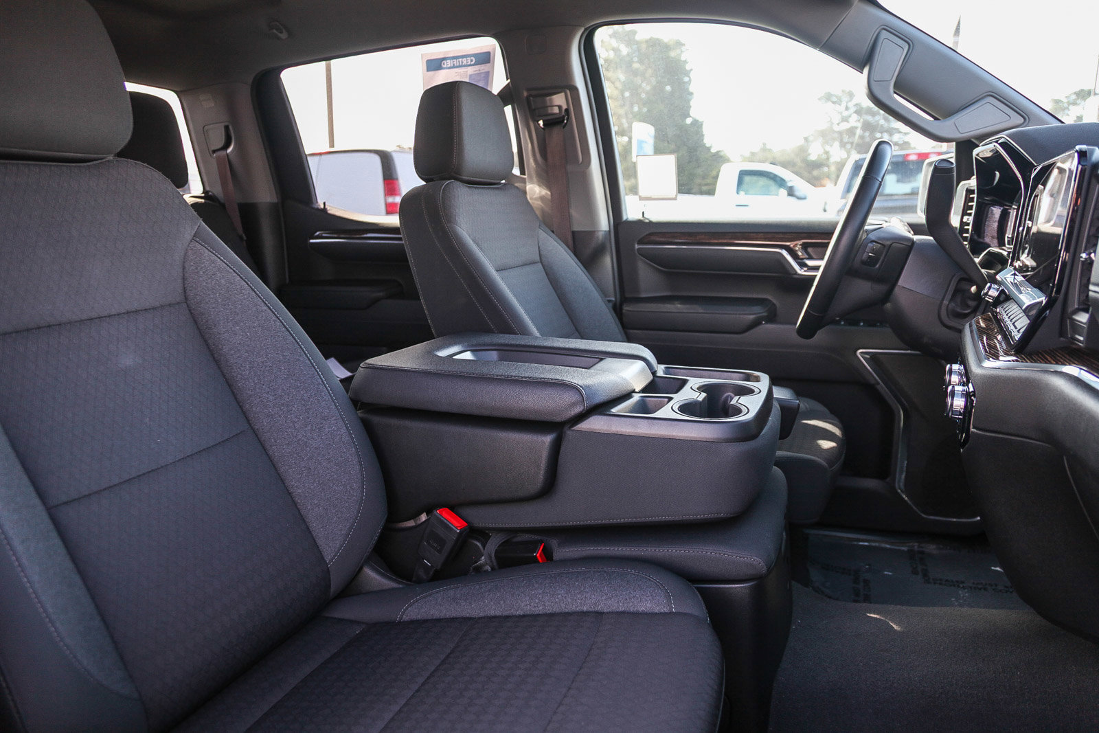 Used 2024 GMC Sierra 1500 SLE image 15