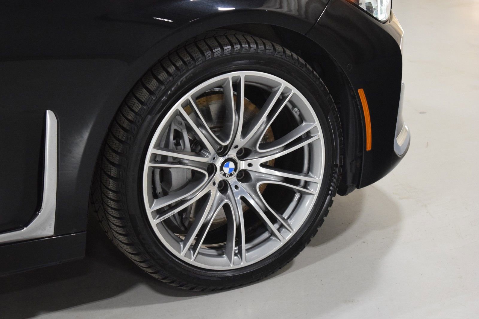 Used 2022 BMW 750i xDrive w/ Executive Package image 16