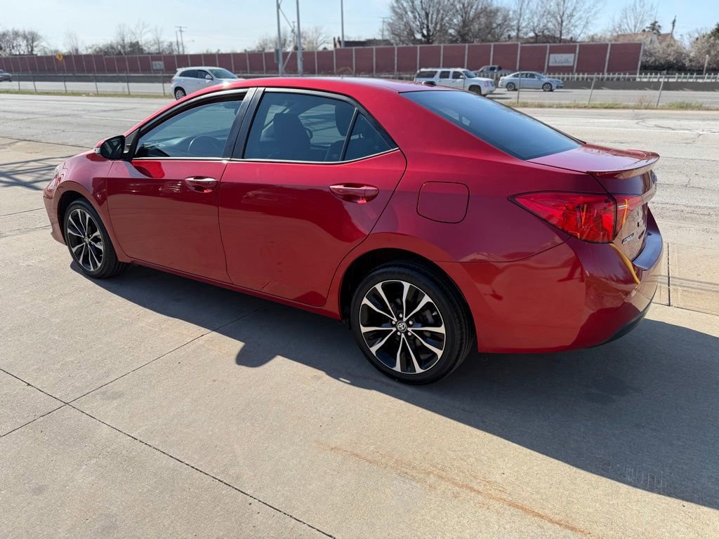 Used 2017 Toyota Corolla SE w/ SE Premium Package image 8