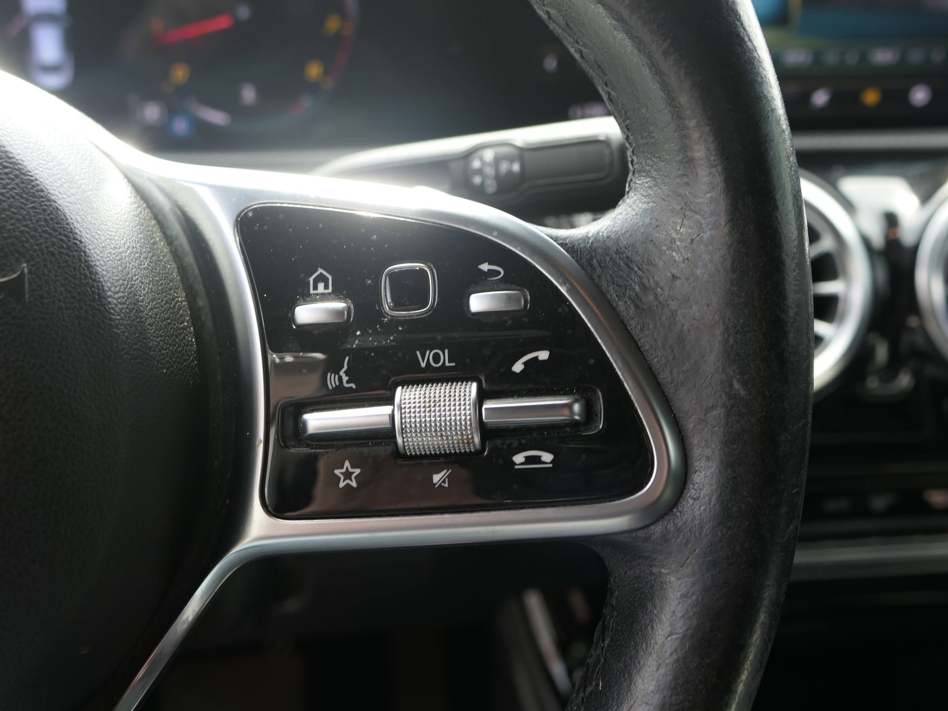 Used 2020 Mercedes-Benz CLA 250 image 16