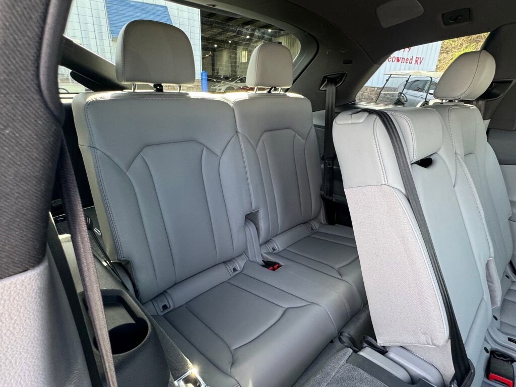 Used 2018 Audi Q7 3.0T Prestige image 22
