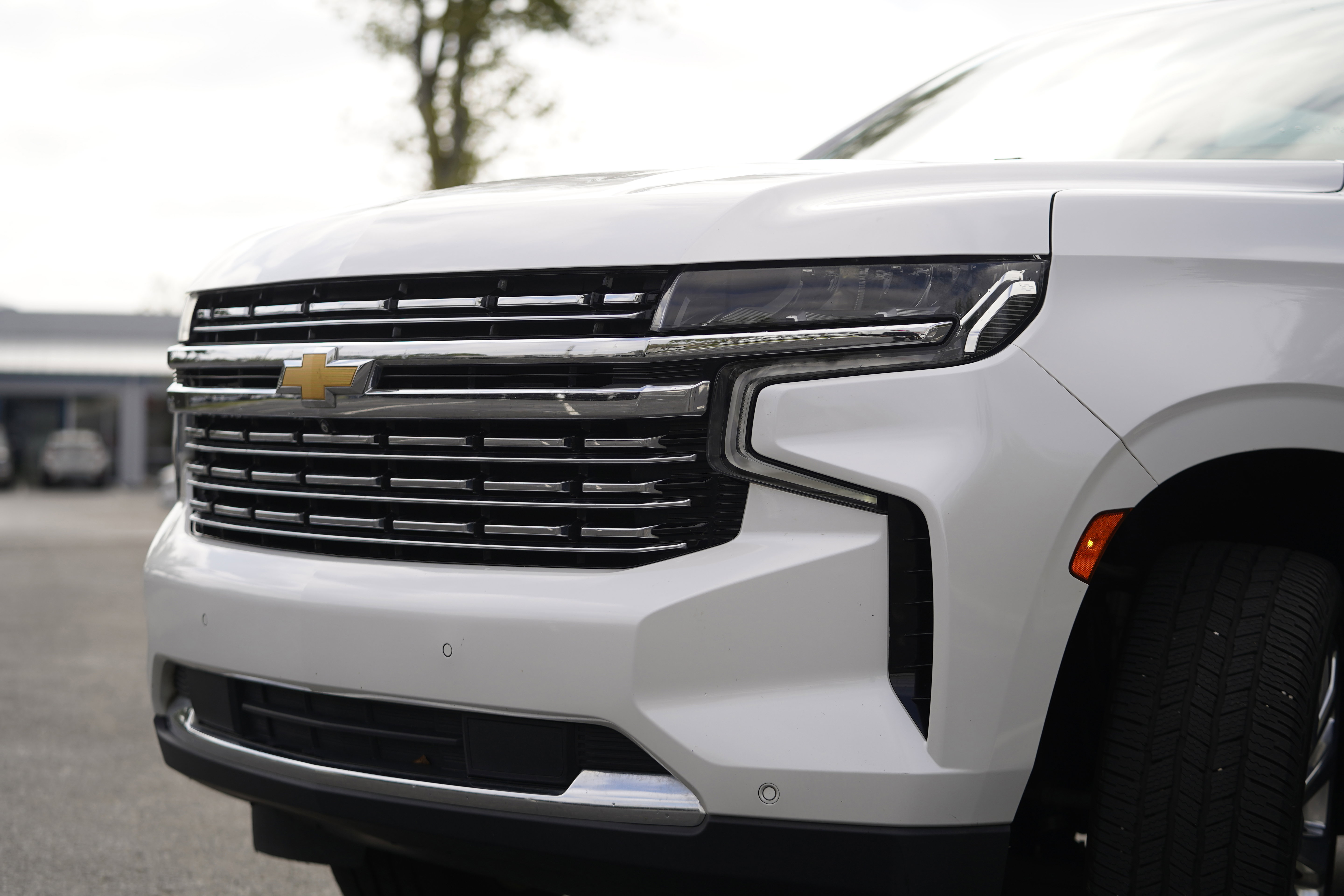 Used 2021 Chevrolet Suburban Premier w/ Premium Package RWD image 37