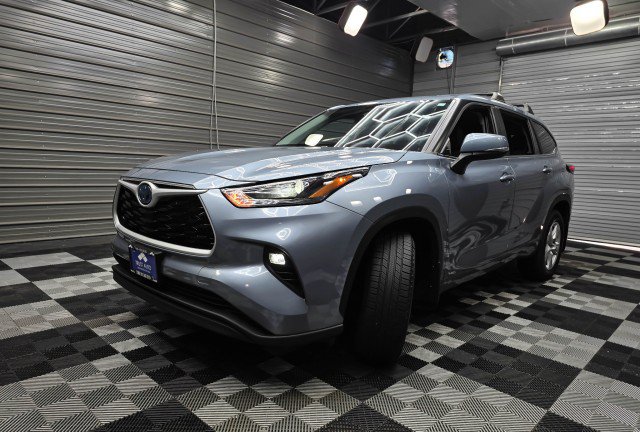 Used 2023 Toyota Highlander LE AWD/4WD image 43