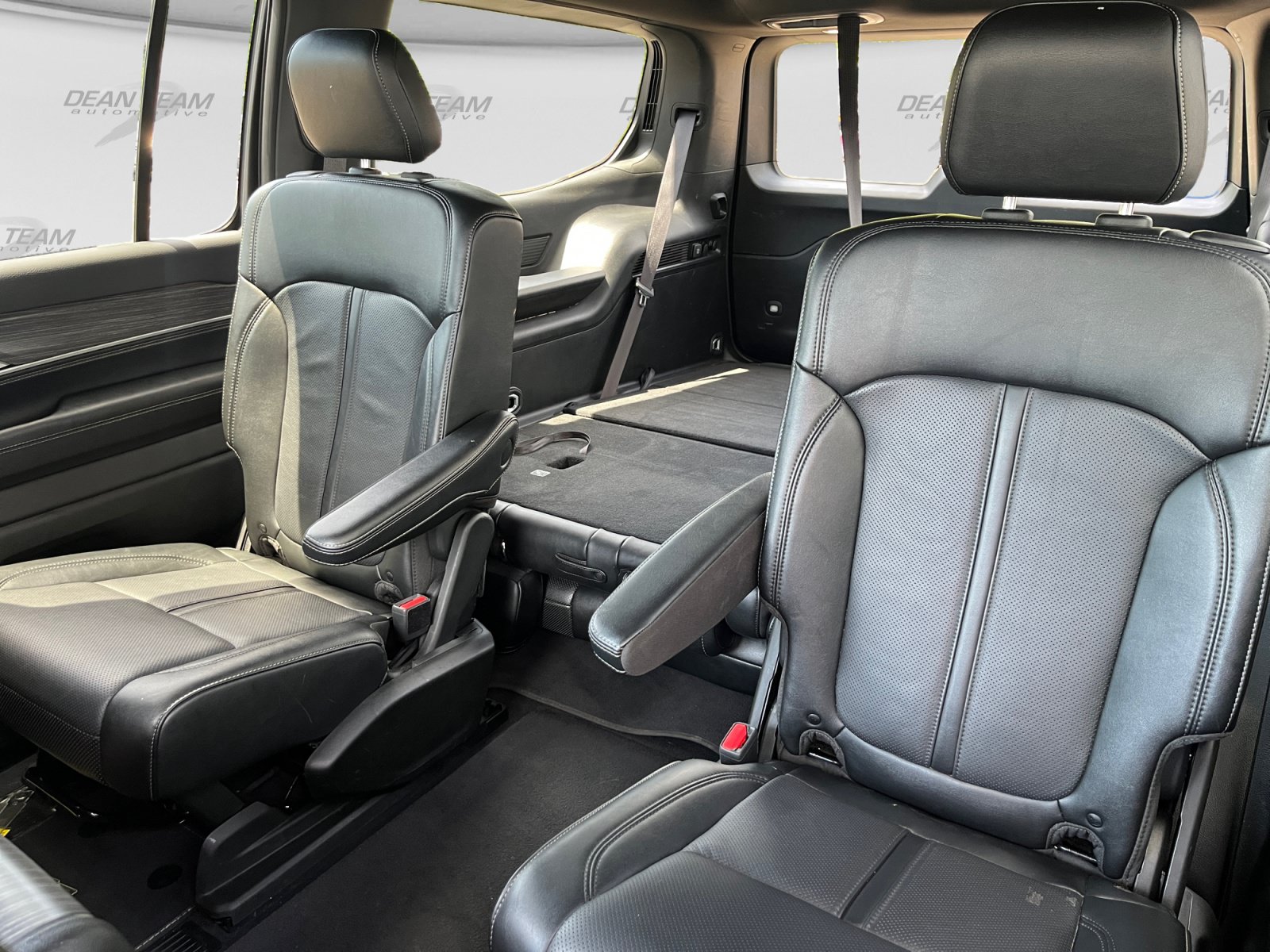 Used 2024 Jeep Wagoneer Series II AWD/4WD image 13