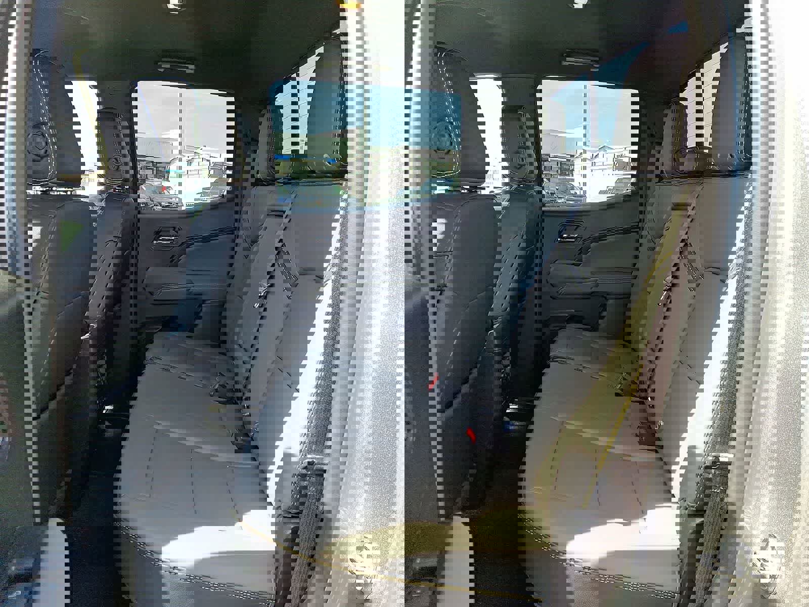 Used 2024 Chevrolet Colorado ZR2 w/ ZR2 Convenience Package III image 30