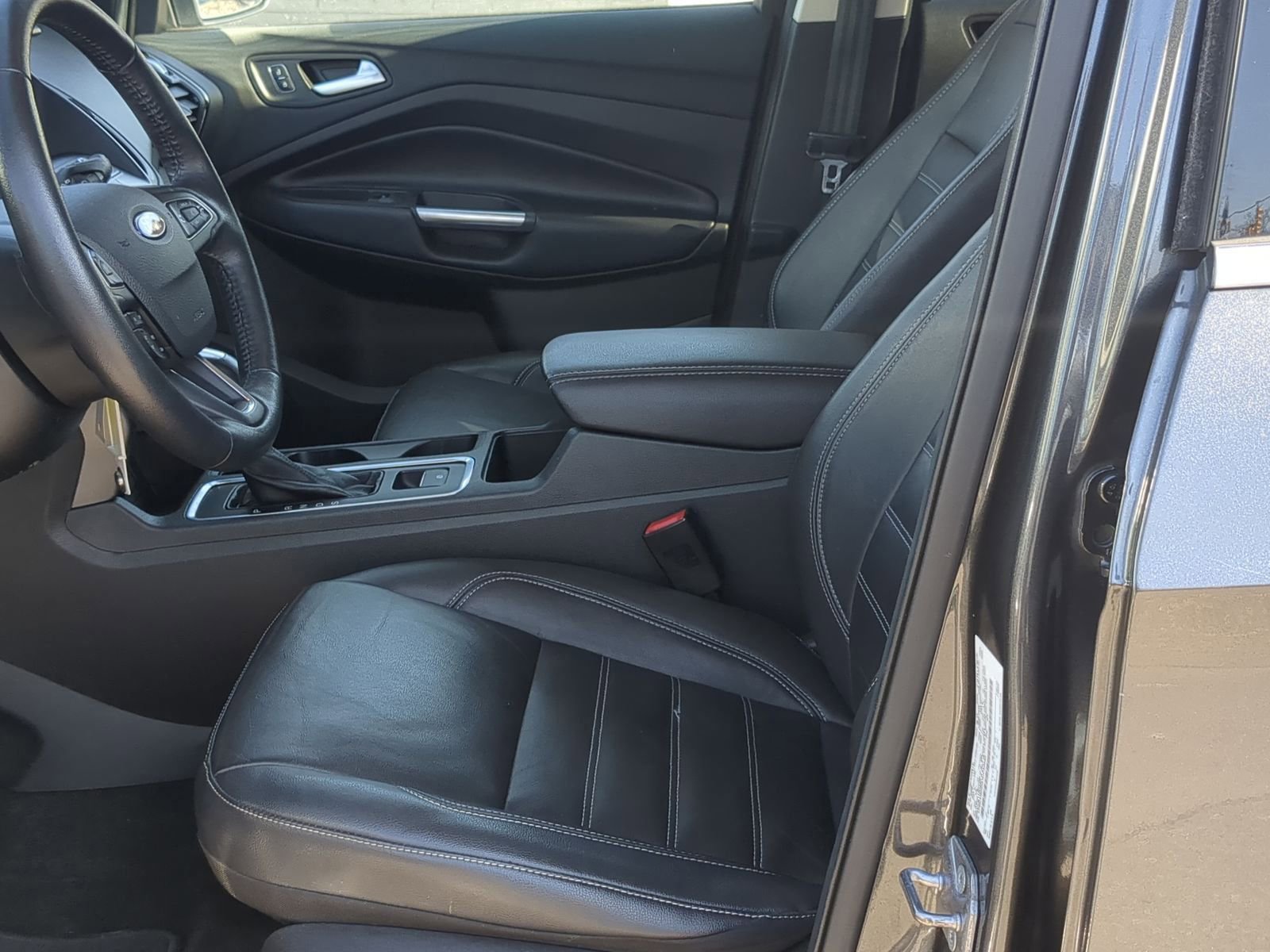 Used 2018 Ford Escape SEL image 19