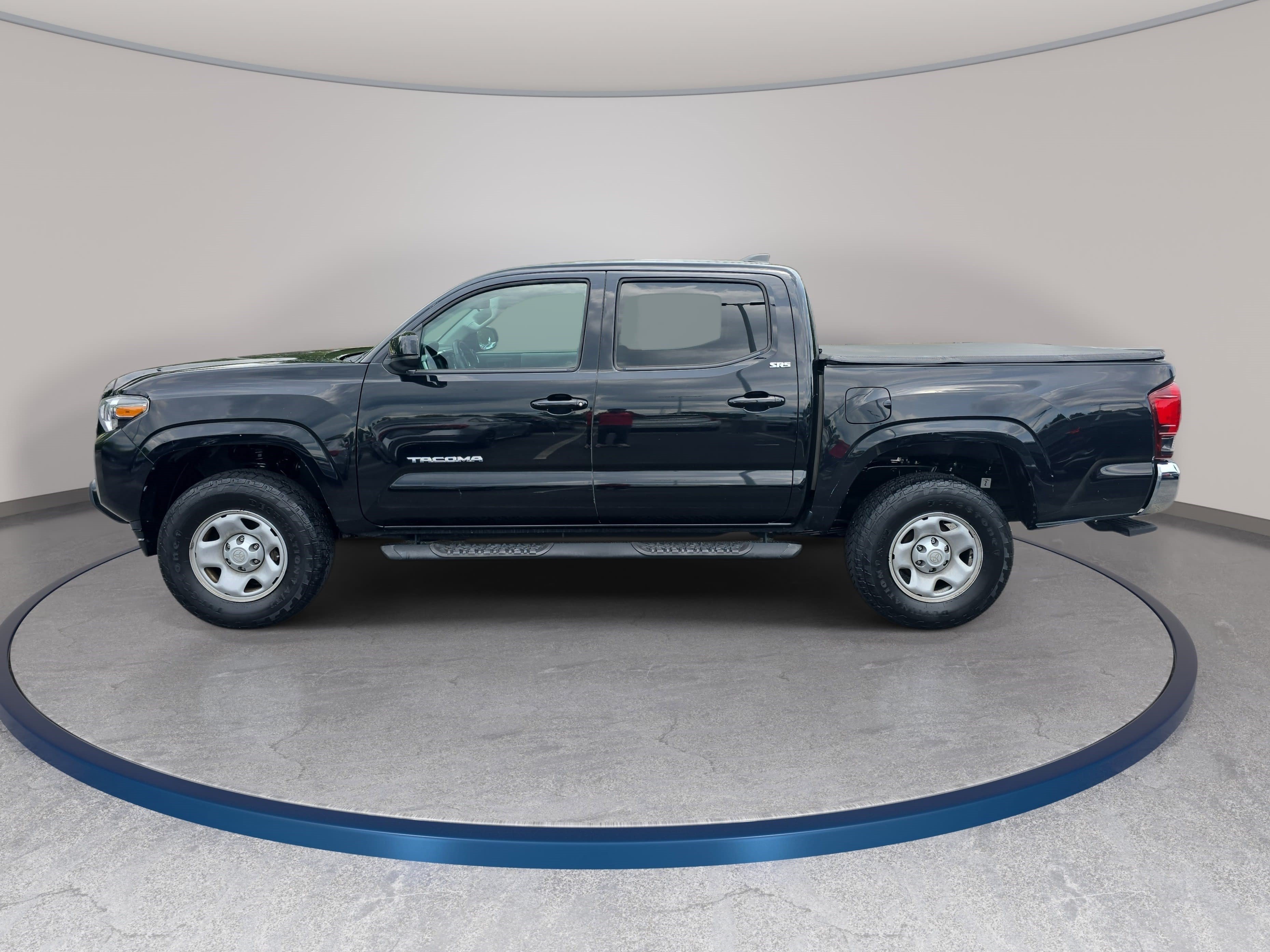 Used 2022 Toyota Tacoma SR5 RWD image 8