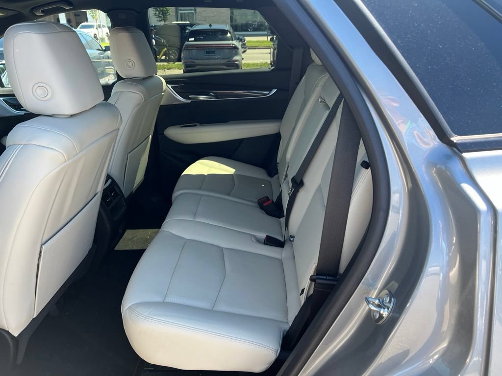 Used 2024 Cadillac XT5 Sportv w/ Technology Package AWD/4WD image 12