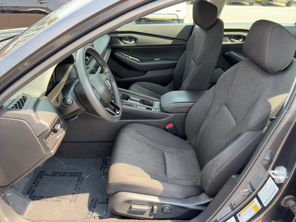 Used 2025 Honda Accord SE image 11