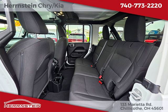 Used 2023 Jeep Wrangler Unlimited Sahara AWD/4WD image 22