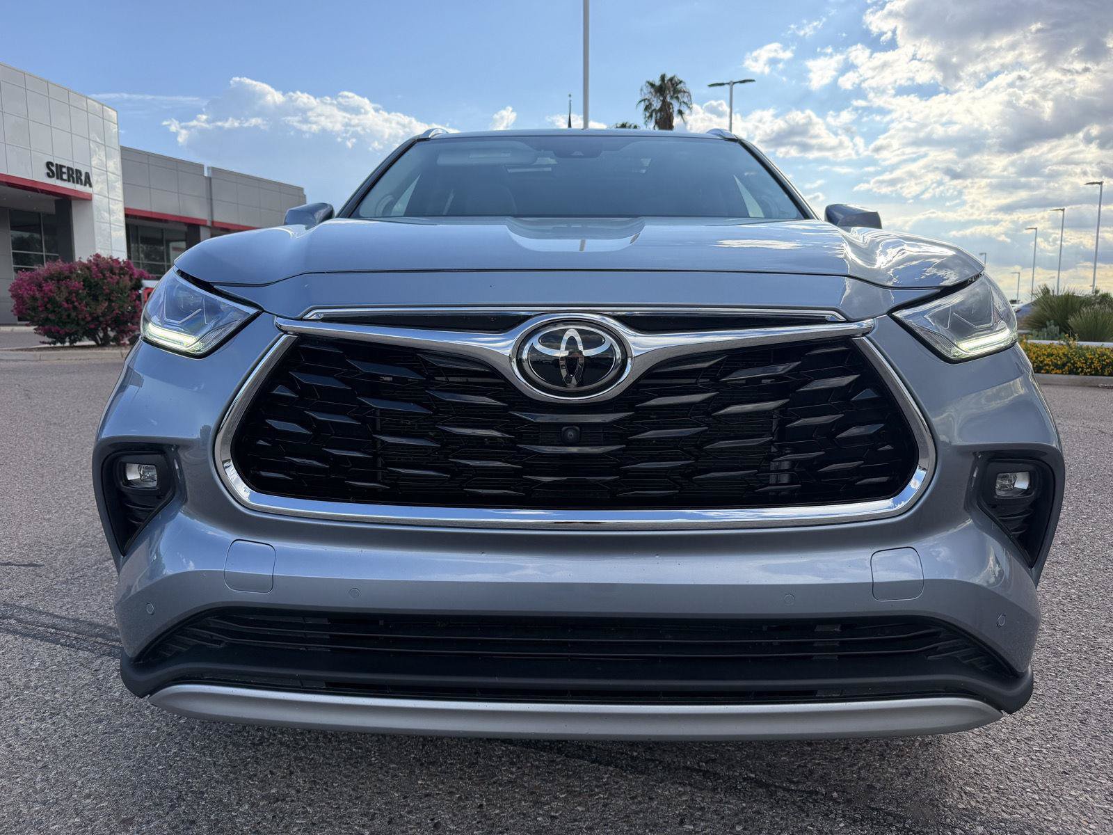 Used 2021 Toyota Highlander Platinum FWD image 9