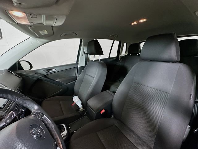 Used 2017 Volkswagen Tiguan Limited w/ Premium Package image 19