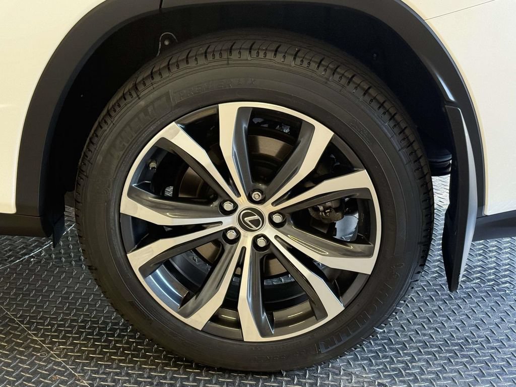 Certified 2022 Lexus RX 350L Premium w/ Premium Package AWD/4WD image 13