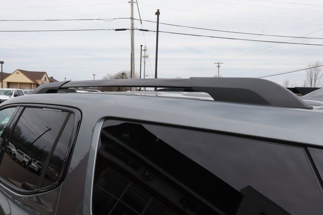 Used 2021 GMC Acadia AT4 image 28