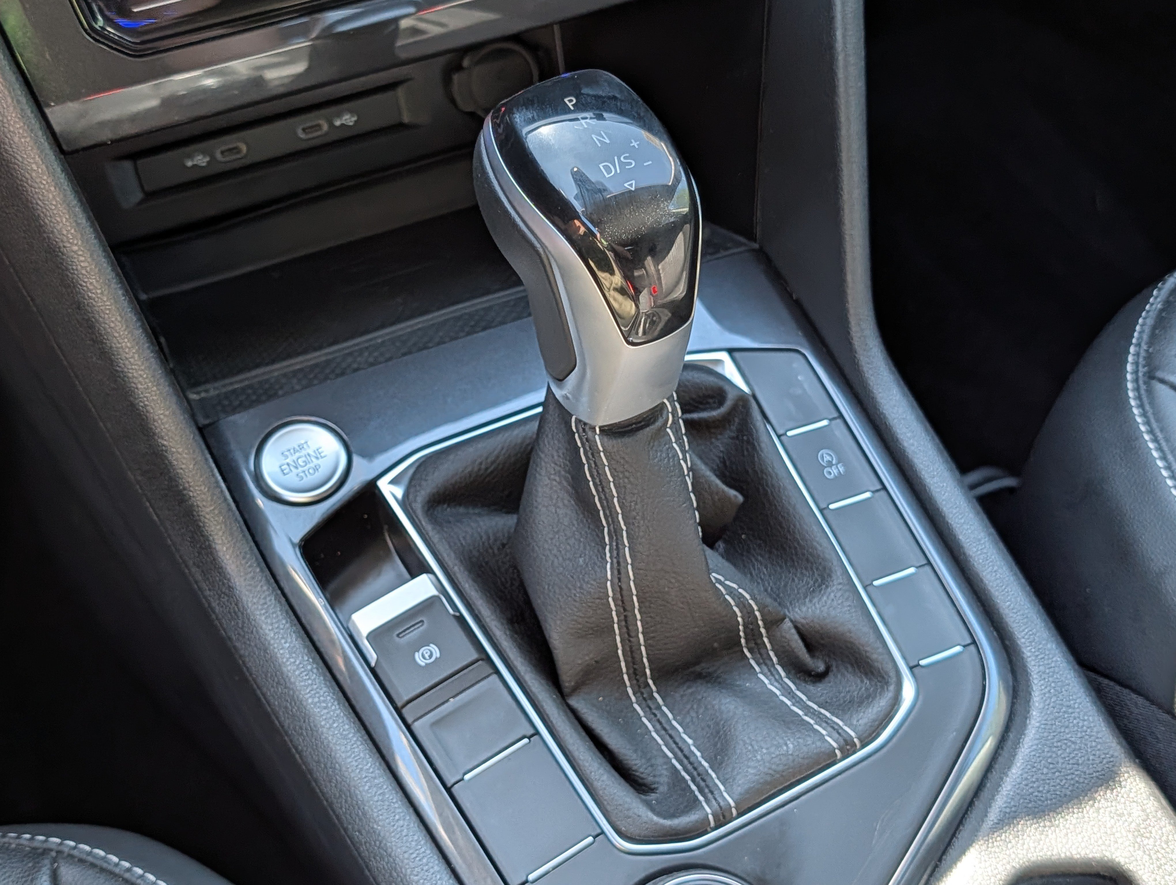 Certified 2024 Volkswagen Tiguan SE AWD/4WD image 24