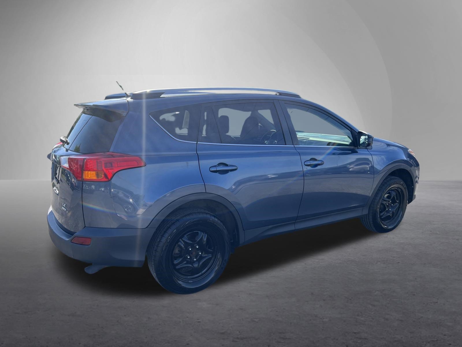 Used 2014 Toyota RAV4 LE AWD/4WD image 3