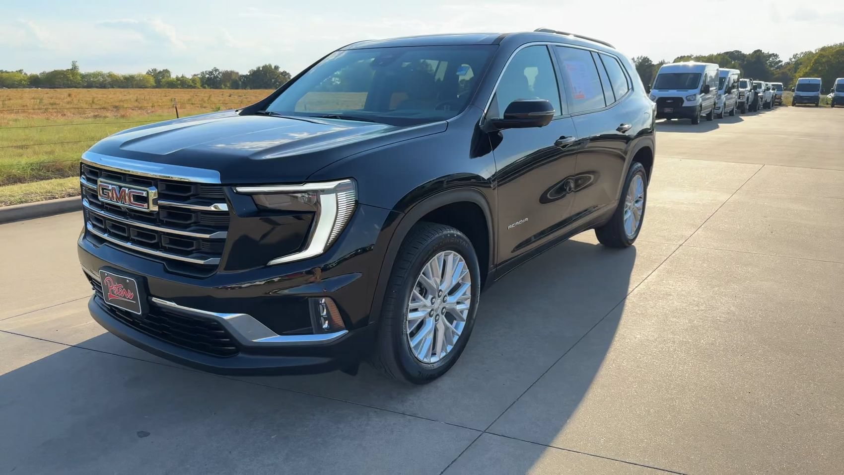 Used 2026 GMC Acadia Elevation w/ Elevation Premium Package FWD image 4