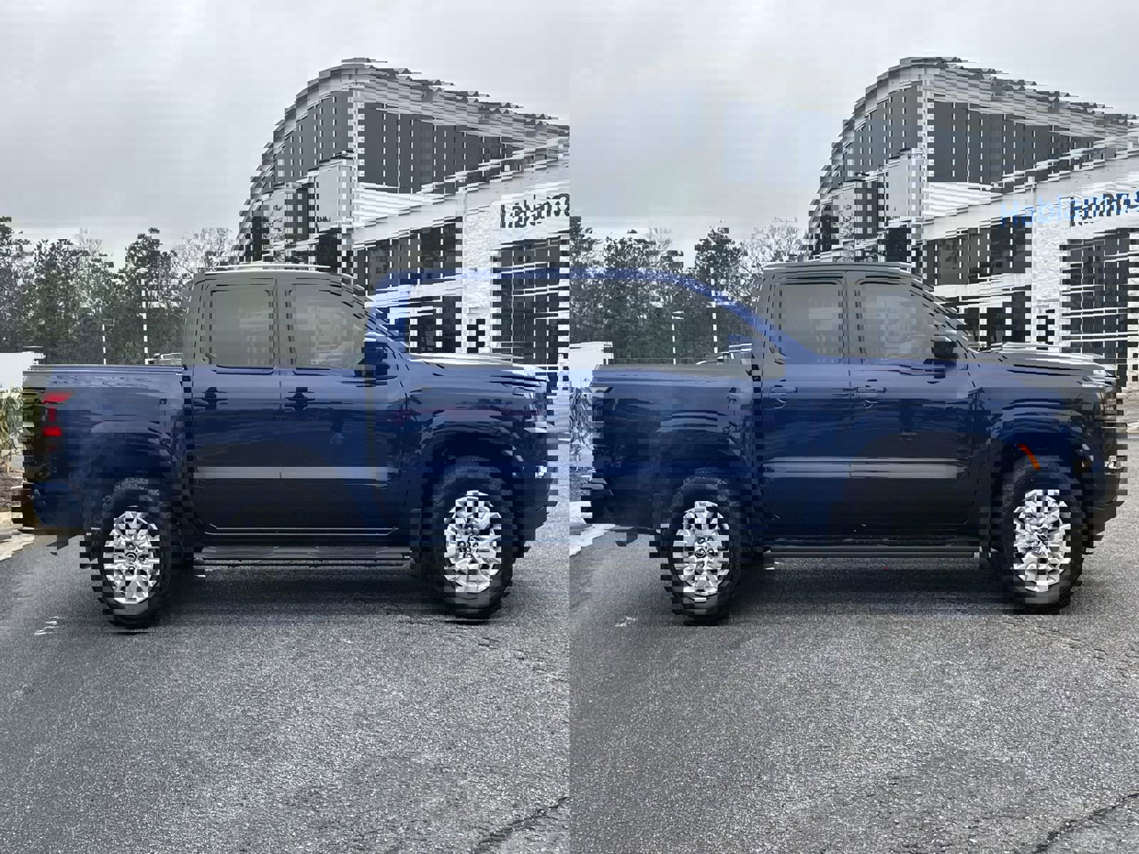 Used 2022 Nissan Frontier SV image 11